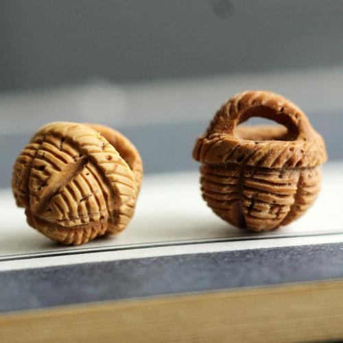 Wood Pendants Peach Pit Basket Carved DIY yellow aboutuff1a1.4-1.5CM Sold By PC