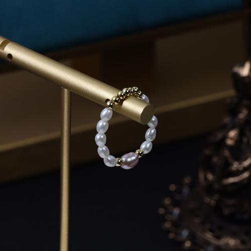 Zoetwater Parel Finger Ring, met Elastische draad & Messing, Rijst, gold plated, mode sieraden & elastische & uniseks, gemengde kleuren, Pearl diameter 3-4mm,4-5mm;Ring diameter 17-20mm, Verkocht door PC