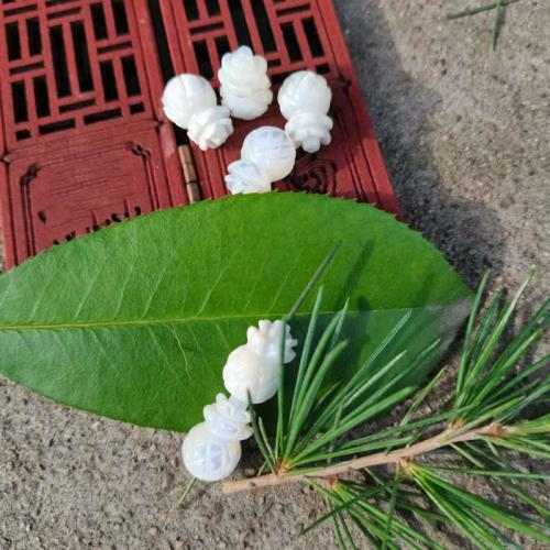 Natural Freshwater Shell Beads Pineapple DIY white Sold By PC