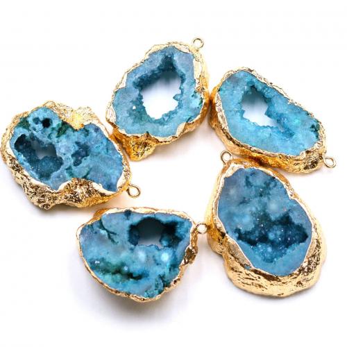 Bijoux pendentifs agate, agate quartz de glace, avec laiton, Placage de couleur d'or, bijoux de mode & le style Druzy & DIY & creux, bleu, Length about 30-50mm,Hight about 40-60mm, Vendu par PC