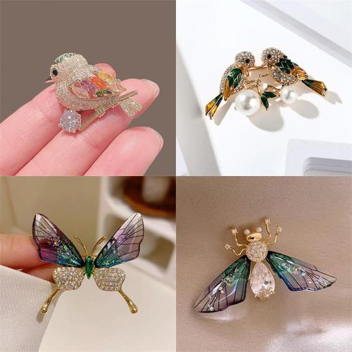Zinc Alloy Brooches Unisex & with rhinestone nickel lead & cadmium free Sold By PC