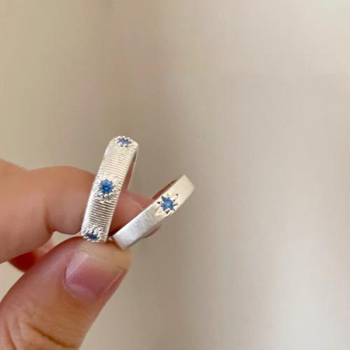 Sárgaréz Mandzsetta Finger Ring, ezüst színű bevonattal, különböző stílusokat a választás & mikro egyengetni cirkónia & a nő, Méret:6-8, Által értékesített PC