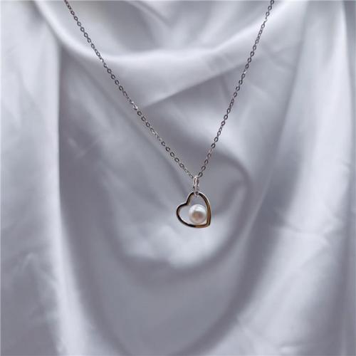 Slatkovodni Pearl Brass Chain Ogrlica, s Mesing, Srce, modni nakit & za žene, bijel, Pearl 4-5 mm, Dužina Približno 45 cm, Prodano By PC