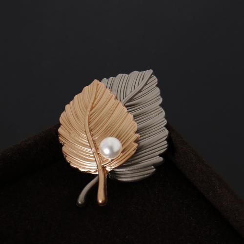 Zinc Alloy Brooches with ABS Plastic Pearl Maple Leaf plated fashion jewelry golden nickel lead & cadmium free Sold By PC