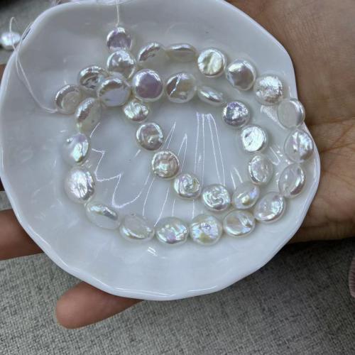 Přírodní sladkovodní perly perlí, Sladkovodní Pearl, Flat Round, módní šperky & DIY, bílý, Length about 11-12mm, Cca 35PC/Strand, Prodáno By Strand