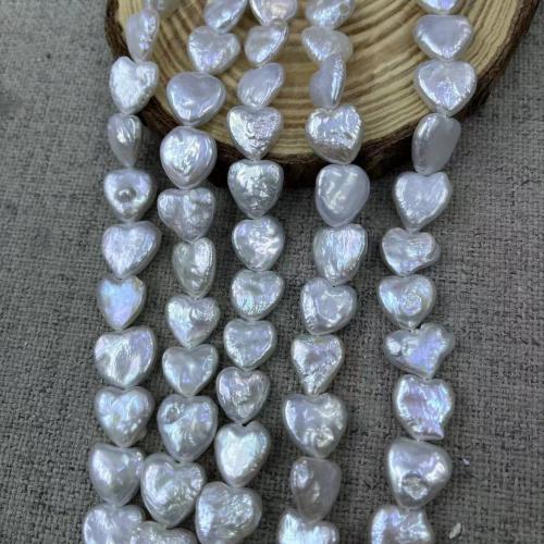 Naturel d'eau douce perles, perle d'eau douce cultivée, coeur, bijoux de mode & DIY, blanc, Length about 12-13mm, Environ 36PC/brin, Vendu par brin
