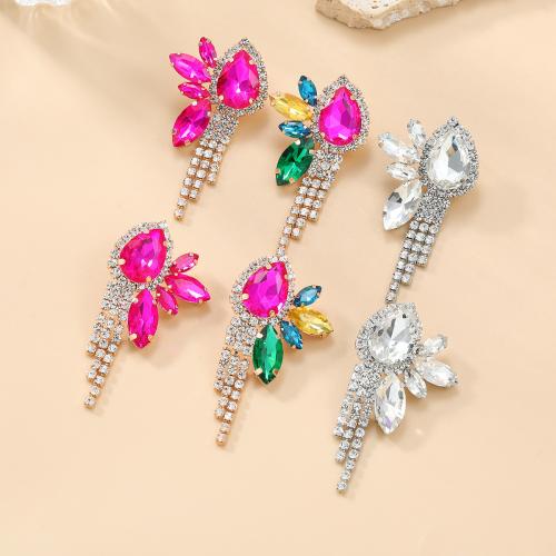 Cink Alloy Stud naušnica, Cvijet, modni nakit & za žene & s Rhinestone, više boja za izbor, 61x37mm, Prodano By par