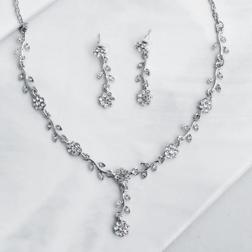 Conjuntos de joyería de aleación de zinc, pendiente & collar, 2 piezas & para mujer & con diamantes de imitación, plateado, Vendido por Set