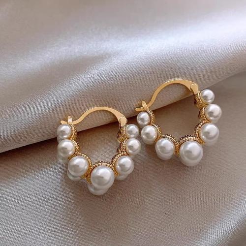 Messing Spring hoop oorbellen, met Plastic Pearl & Zinc Alloy, mode sieraden & voor vrouw, gouden, 25x22mm, Verkocht door pair