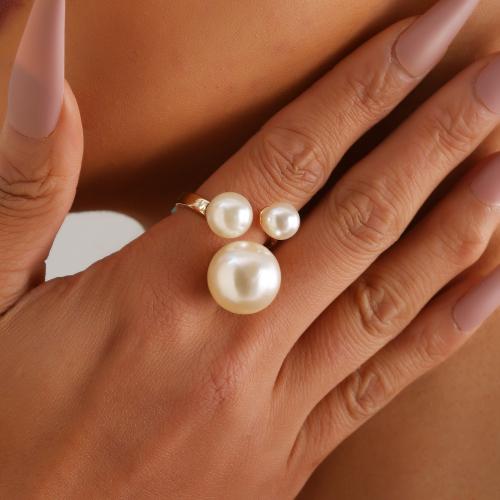 Zinklegering ringen, Zinc Alloy, met Plastic Pearl, Ronde, gold plated, voor vrouw, wit, nikkel, lood en cadmium vrij, Verkocht door PC