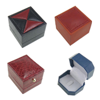 Leer Ring Box