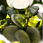 Kristall Eisen auf Nagelkopf, Dom, flache Rückseite & facettierte, olivegrün, Grade A, 1.9-2.1mm, 10Grosses/Tasche, 144PCs/brutto, verkauft von Tasche