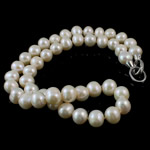 Přírodní Sladkovodní Pearl náhrdelník, mosaz spona, Kolo, bílý, 9-10mm, Prodáno za 16.5 inch Strand