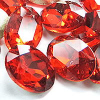 Cabochões de cristal, Oval, cromado de cor prateada, Rivoli volta & facetada, vermelho cristal, 13x18mm, 168PCs/Bag, vendido por Bag