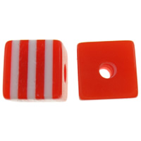 Granos rayados de la resina, Cúbico, veta, Rojo, 8x7x8mm, agujero:aproximado 2mm, 1000PCs/Bolsa, Vendido por Bolsa