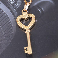 Gets® Jóias Pendant, cobre, coração e chave, banhado a ouro 18k, níquel, chumbo e cádmio livre, 42mm, Buraco:Aprox 4-8mm, vendido por PC