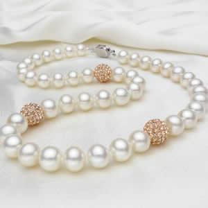 Natural Freshwater Pearl Necklace with Rhinestone Clay Pave Bead brass bayonet clasp Round with 45 pcs rhinestone white 9-10mm Sold Per Approx 17 Inch Strand