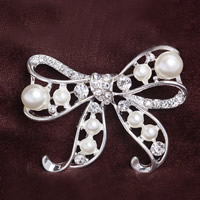 Glass Pearl Brooch Zinc Alloy with Glass Pearl Bowknot silver color plated with rhinestone nickel lead & cadmium free Sold By Bag