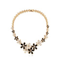 Austrian Crystal Necklace Zinc Alloy with Austrian Crystal Flower real gold plated white and black Sold Per Approx 15.5 Inch Strand