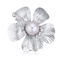 CRYSTALLIZED™ Crystal Pearl Brooch, with Tibetan Style, Flower, platinum plated, with Austria rhinestone, white, lead & cadmium free, 4.2x4.2cm, Sold By PC