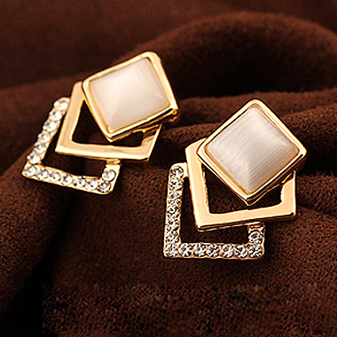 Zinc Alloy Stud Earring with Czech Rhinestone Rhombus gold color plated lead & cadmium free Sold By Pair