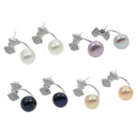 Boucles d'oreilles en perles d'eau douce, perle d'eau douce cultivée, avec laiton, Noeud papillon, Placage de couleur argentée, pavé de micro zircon, plus de couleurs à choisir, 9-9.5mm, Vendu par paire