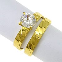 Cubic Zirconia Stainless Steel Finger Ring Sæt, guldfarve belagt, med cubic zirconia, 7mm, 4mm, Størrelse:9, 20sæt/Lot, 2pc'er/sæt, Solgt af Lot