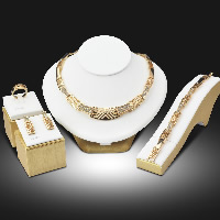 Conjuntos de joyería de aleación de zinc, anillo de dedo & pulsera & pendiente & collar, chapado en color dorado, con diamantes de imitación, libre de níquel, plomo & cadmio, 5x30mm, 8mm, tamaño:8, longitud:aproximado 18.5 Inch, aproximado 7.8 Inch, Vendido por Set