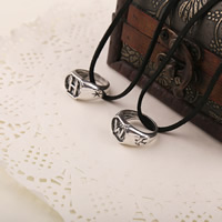 Collar de Aleación de Zinc, con cordón de lana, forma de anillo, chapado en color de plata antigua, libre de plomo & cadmio, 29x13mm, Vendido para aproximado 19.6 Inch Sarta