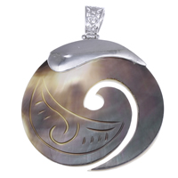Natural Black Shell Pendants with brass bail platinum color plated carved Approx Sold By Bag