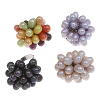 Pierścień z perłami słodkowodnymi, Perła naturalna słodkowodna, ze Mosiądz, Kwiat, Platerowane w kolorze platyny, dostępnych więcej kolorów, 6-7mm, 32x33x28mm, rozmiar:8, sprzedane przez PC