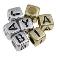 Perles acrylique alphabet, cube, Placage, modèle mixte & avec le motif de lettre, plus de couleurs à choisir, 6x6mm, Trou:Environ 3mm, Environ 3000PC/sac, Vendu par sac