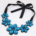 Kragen Halskette, Acryl, mit Satinband, Blume, facettierte, blau, 500mm, verkauft per ca. 19.69 ZollInch Strang