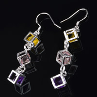 Zircon cubique ( CZ ) Boucles d'oreilles pendantes, laiton, avec zircon cubique, cube, Plaqué d'argent, sans plomb et cadmium, 6x55mm, Vendu par paire
