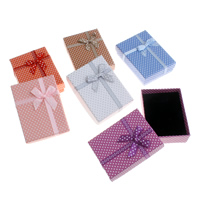 boîtes à collier en carton, avec Éponge & ruban de satin, rectangle, avec les motifs de tâches rondes, plus de couleurs à choisir, 95x70x26mm, Vendu par PC
