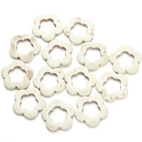 turchese sintetico perla, Fiore, bianco, 33x5mm, Foro:Appross. 1.5mm, Appross. 16PC/filo, Venduto per Appross. 15.5 pollice filo