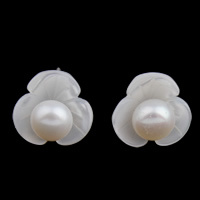 Freshwater Pearl øreringe, Messing, med White Shell & Ferskvandsperle, Flower, platin farve forgyldt, naturlige, nikkel, bly & cadmium fri, 12x11x7mm, Solgt af par