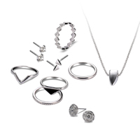 Conjuntos de joyería de aleación de zinc, anillo de dedo & pendiente & collar, con cadena de hierro, acero inoxidable aguja de pendiente, chapado en color de platina, cadena oval & con diamantes de imitación, libre de plomo & cadmio, 15X15mm, tamaño:6.5-7.5, longitud:aproximado 17.5 Inch, Vendido por Set