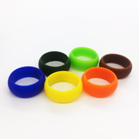 Bague Unisex, silicone, taille de l'anneau mixte & unisexe, couleurs mélangées, 12x2mm, Taille:6-10, 100PC/sac, Vendu par sac