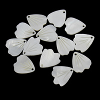 Fehér ajakrúzs gyöngyök, Édesvízi Shell, Levél növényen, 14x16x1mm, Lyuk:Kb 0.8mm, 50PC-k/Bag, Által értékesített Bag