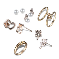 Conjuntos de joyería de aleación de zinc, anillo de dedo & pendiente, con Perlas de plástico ABS & Cristal, acero inoxidable aguja de pendiente, chapado, esmalte & facetas & con diamantes de imitación, libre de plomo & cadmio, 6mm-20mm, tamaño:9-13, Vendido por Set
