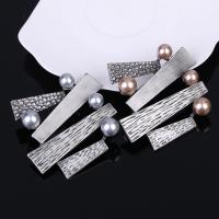 Plastic perle broche, Zinc Alloy, med ABS plastik perle, antik sølv farve forgyldt, for kvinde, flere farver til valg, bly & cadmium fri, 58x60mm, Solgt af PC