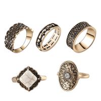 Juego de anillos de aleación de zinc, anillo de dedo, con Turquesa sintético, chapado en color dorado antiguo, para mujer & con diamantes de imitación, libre de plomo & cadmio, 18-19mm, tamaño:6.5-9, 5PCs/Set, Vendido por Set