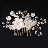 Braut Dekoratives Haarkämmchen, Zinklegierung, mit ABS-Kunststoff-Perlen & Kristall, Blume, silberfarben plattiert, für Braut & facettierte & mit Strass, frei von Blei & Kadmium, 65x120mm, verkauft von PC