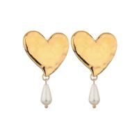 Boucles d'oreilles en alliage de zinc, avec Plastique ABS perle, coeur, Placage de couleur d'or, pour femme, protéger l'environnement, sans nickel, plomb et cadmium, 33x52mm, Vendu par paire