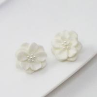 résine boucle d oreille dormeuse, avec Plastique ABS perle, fleur, Style coréen & pour femme, blanc, 25mm, 3pairescouple/lot, Vendu par lot