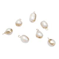 Eau douce-Perle-Brass-Pendentif, perle d'eau douce cultivée, avec laiton, Placage de couleur d'or, blanc, 17x8mm-15x10mm, Trou:Environ 1.7mm, 10PC/sac, Vendu par sac
