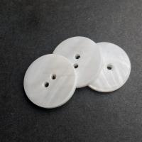 Pearl Shell Button Havainnot, Litteä pyöreä, kiiltävä, erikokoisia valinnalle & double-reikäinen, valkoinen, 100PC/erä, Myymät erä