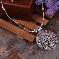 Zinc Alloy Jewelry Necklace plated fashion jewelry & for woman silver color nickel lead & cadmium free 62*48mm Sold Per 15.7 Inch Strand