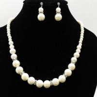 Perlas de plástico ABS Conjunto de joya, pendiente & collar, con metal, Esférico, chapado en color de platina, 2 piezas & para mujer & con diamantes de imitación, Blanco, 6-12mm,25mm, longitud:aproximado 17.7 Inch, Vendido por Set